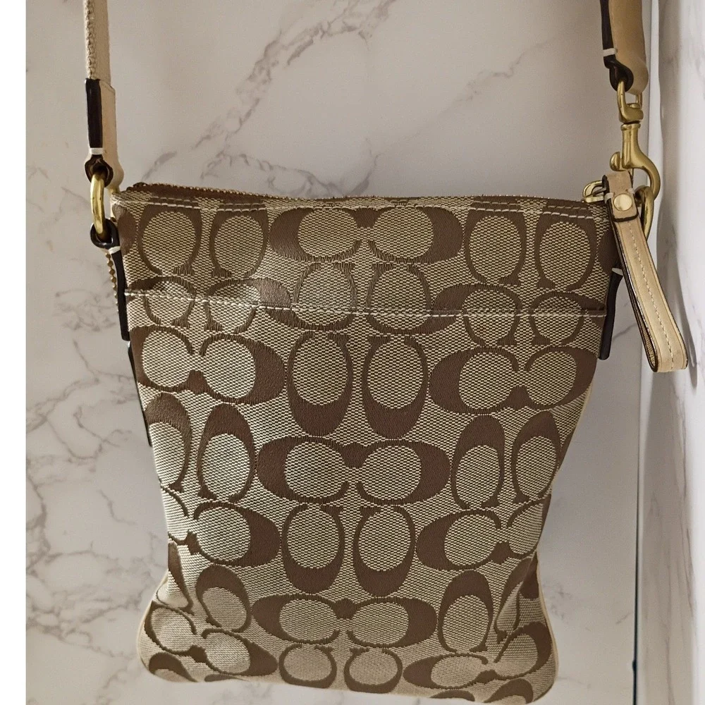 COACH Hampton Vintage Signature Swingpack Crossbody Bag - EUC